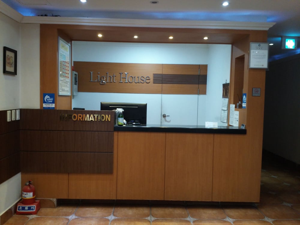 Lighthouse Hotel 6/40
