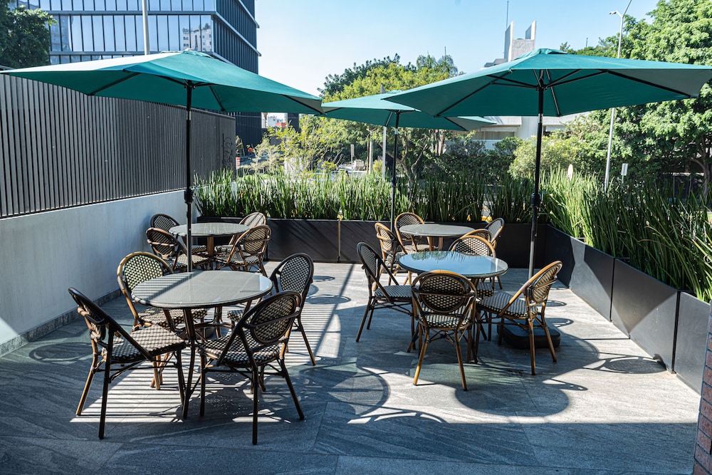 Fulton Business Luxury Hotel 41/49