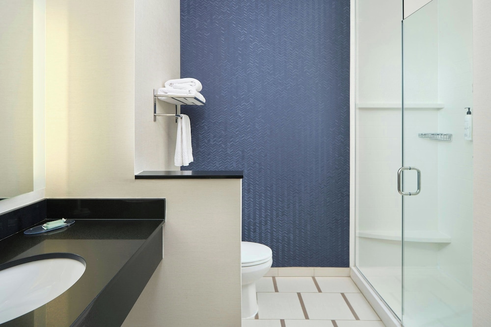 Fairfield Inn & Suites Niagara Falls 43/46