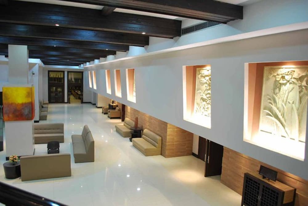 Tanza Oasis Hotel And Resort 7/50