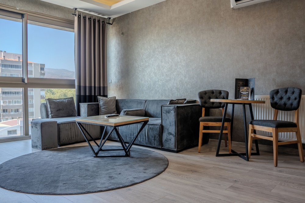 Marlen Hotel Bayrakli 39/48