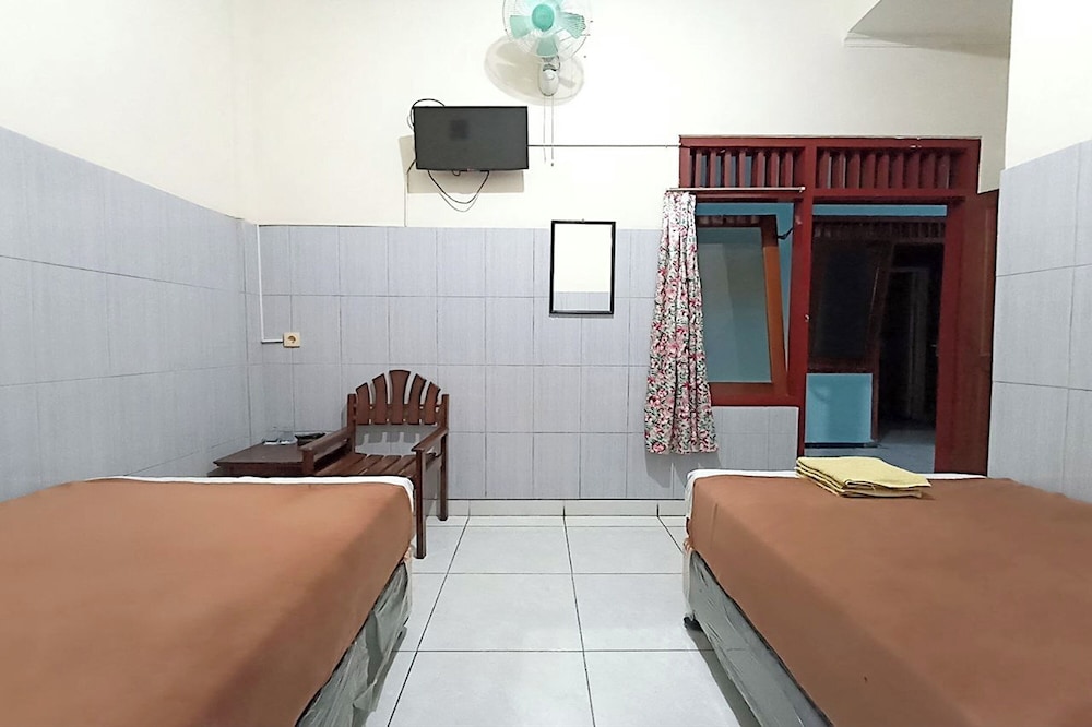 Hotel Bintang Malang 25/50
