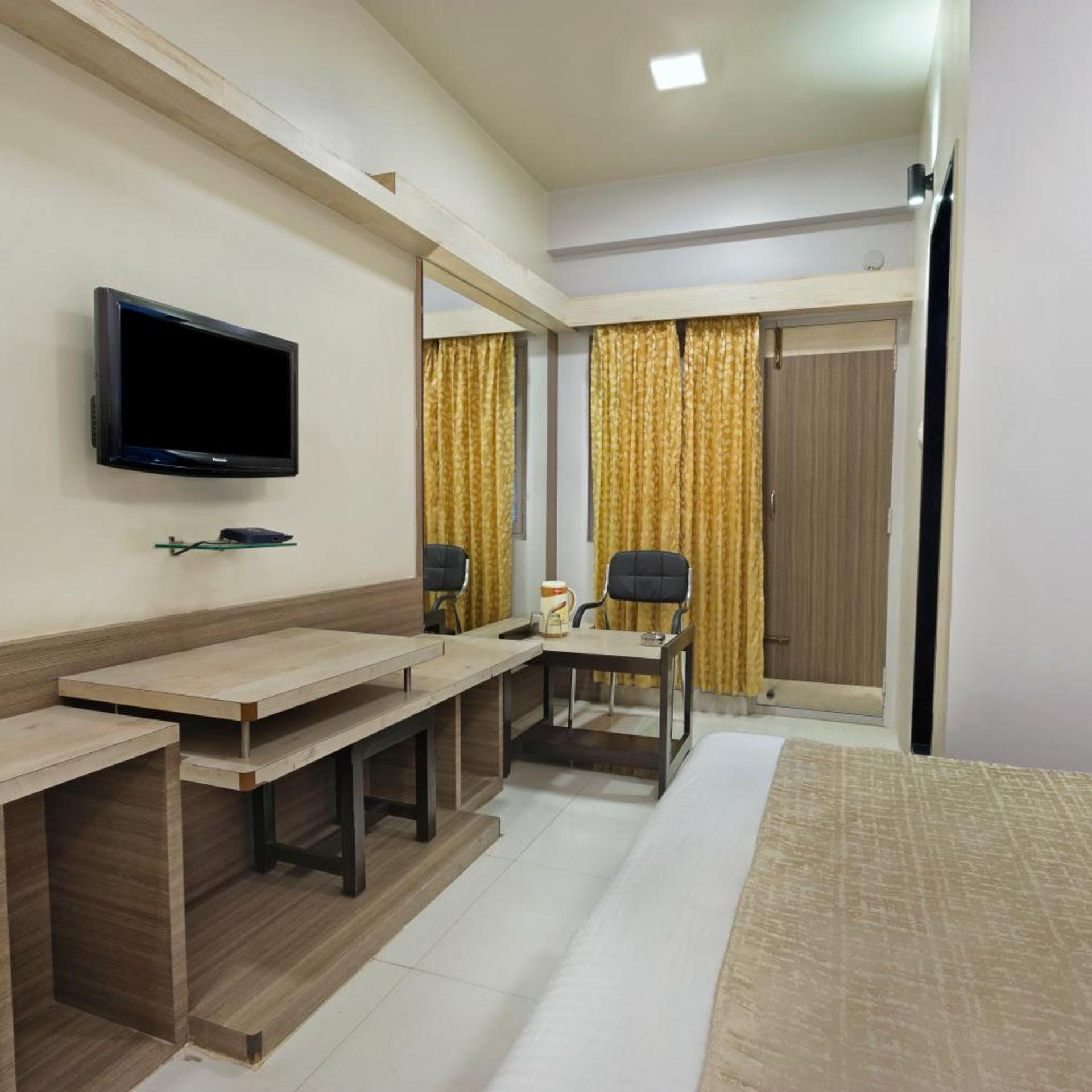 Mannar's Deluxe Lodge 23/25