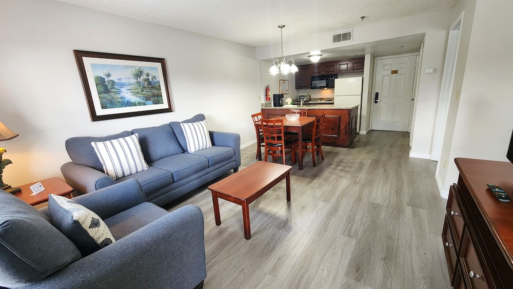 Parc Corniche Condominium Suites 29/62