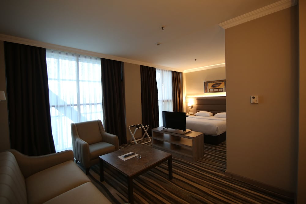Hotel Excellence Inn 23/35