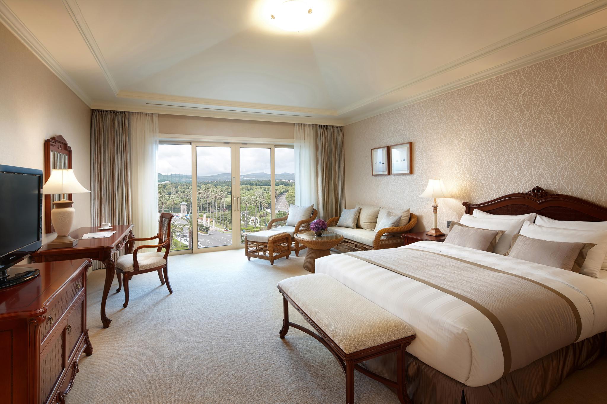 MOUNTAIN, DELUXE, DOUBLE BED