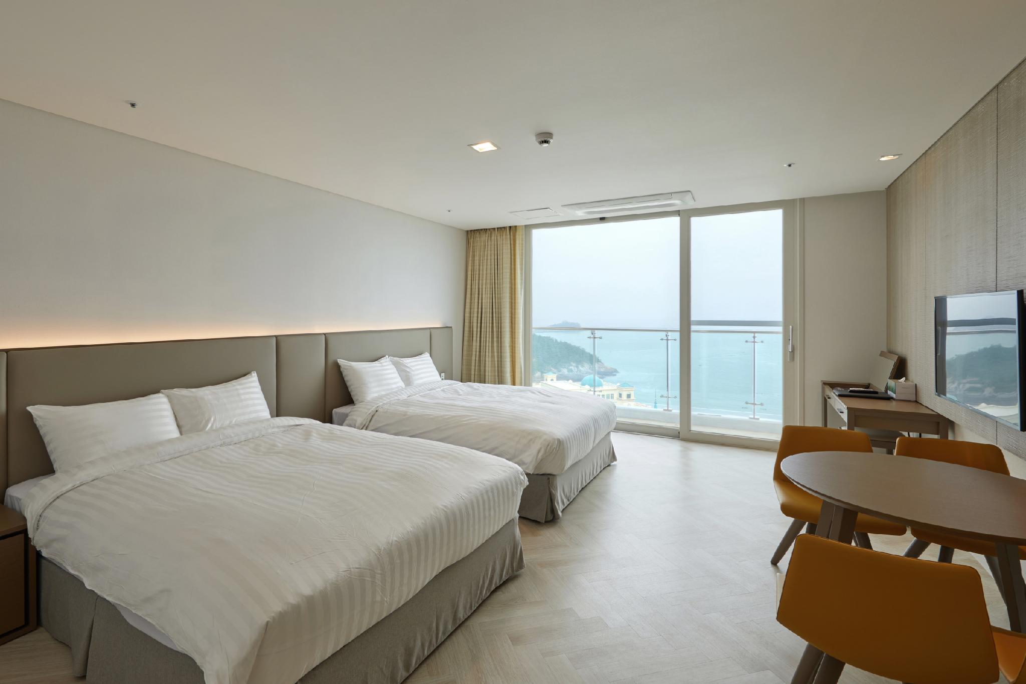 Resort, Family, Partial Ocean View, Kitchen