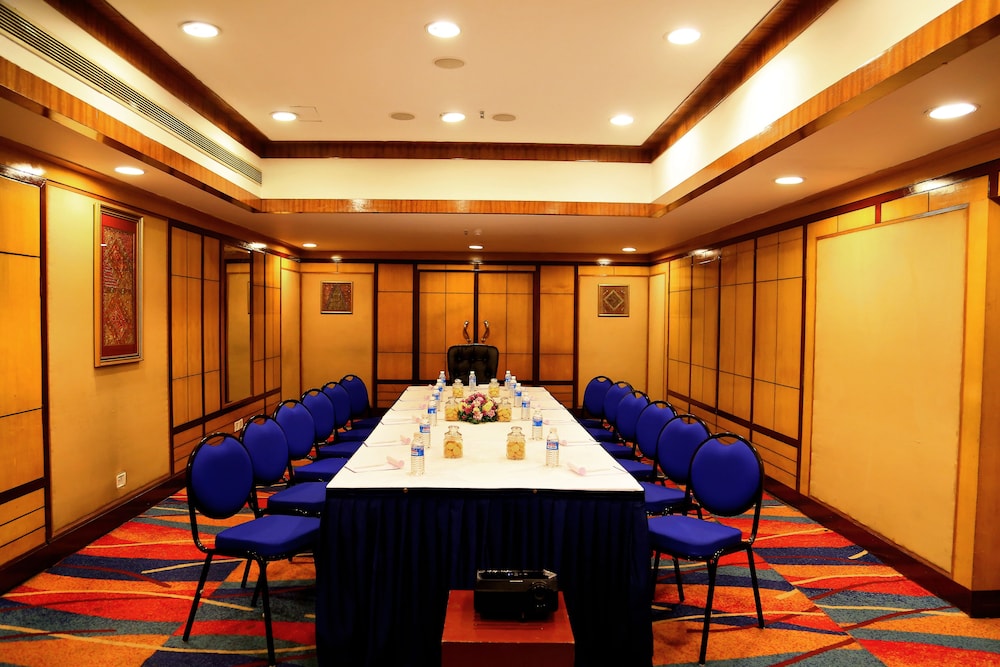 Gokulam Park Inn 48/57