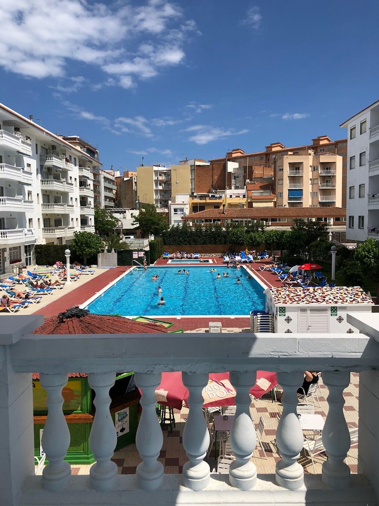 Europa Apartments 26/34