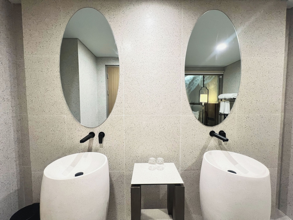 Myze Hotel Waingapu 32/35