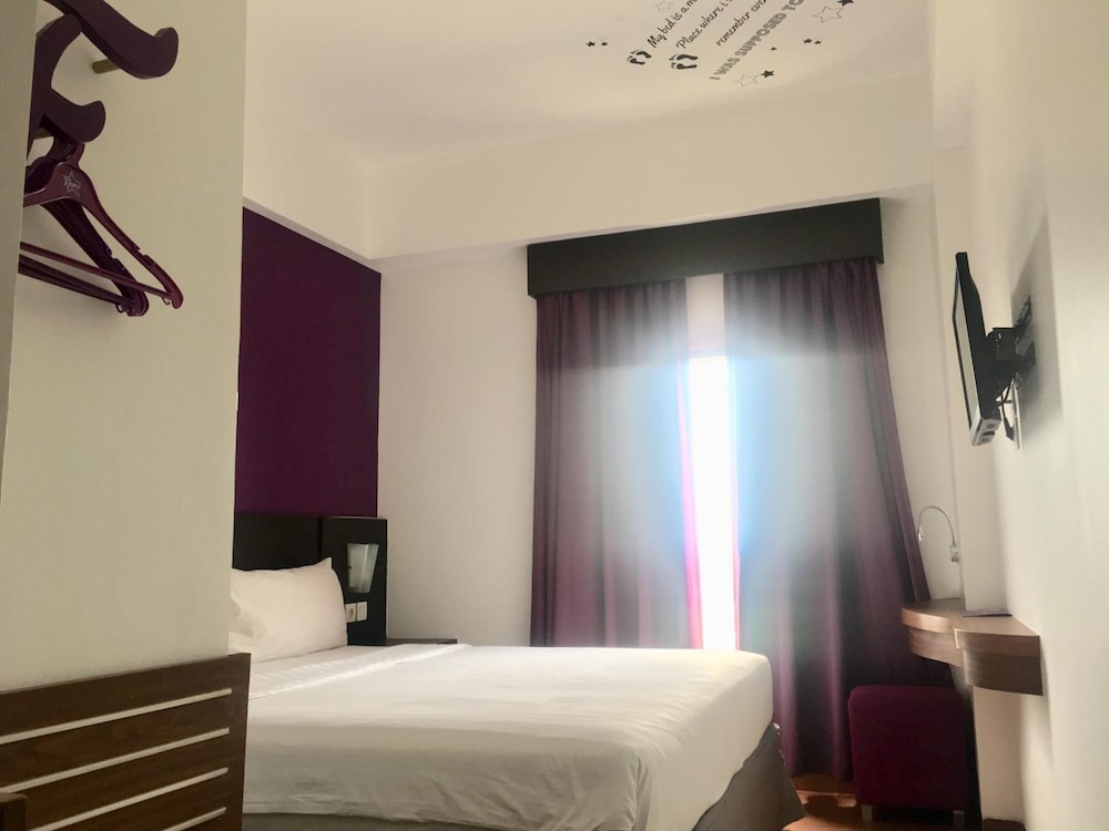Fame Hotel Gading Serpong 15/51