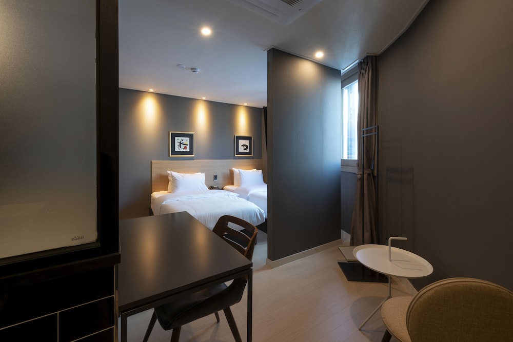 No.25 Hotel Nampo Daecheong 34/54