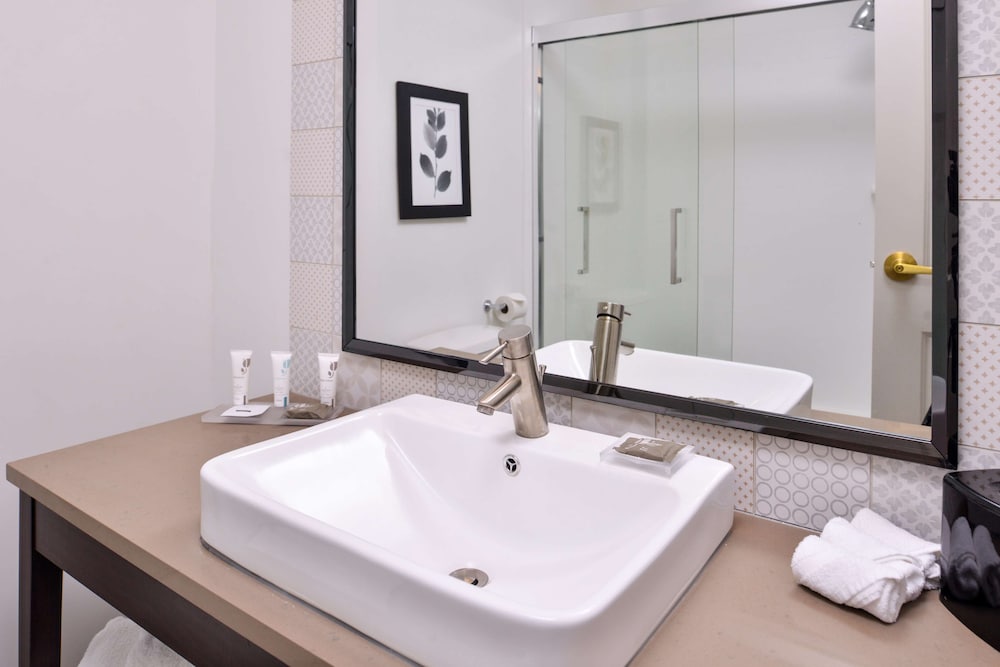 Country Inn and Suites By Radisson Tinley Park IL 10/33