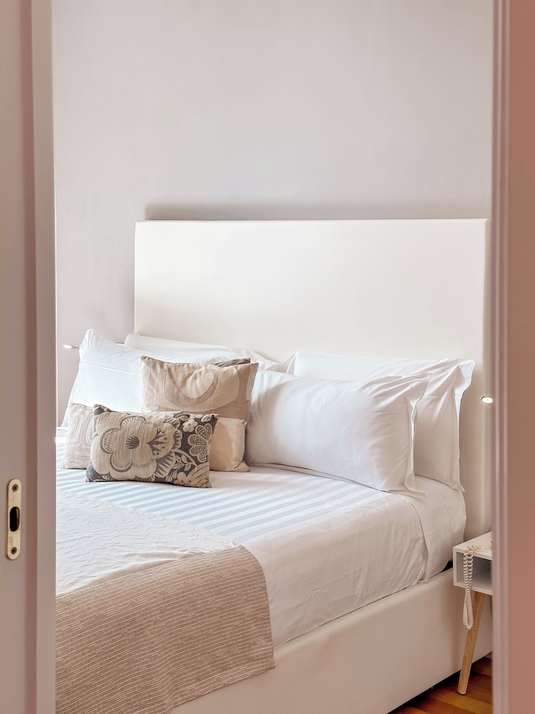 COMFORT, DOUBLE OR TWIN BED