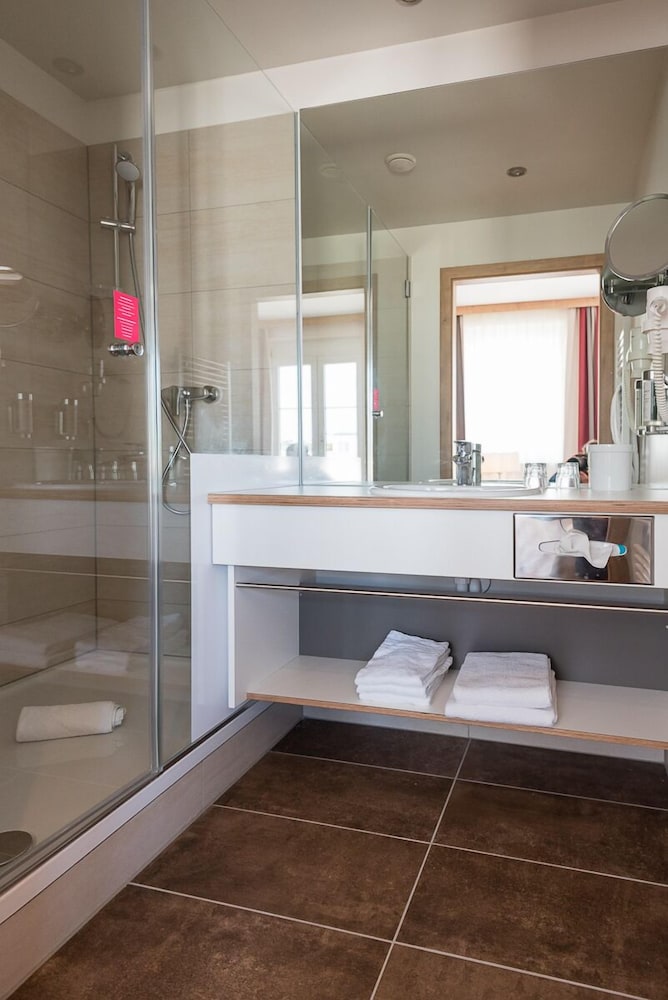 Hotel Max 70 50/50