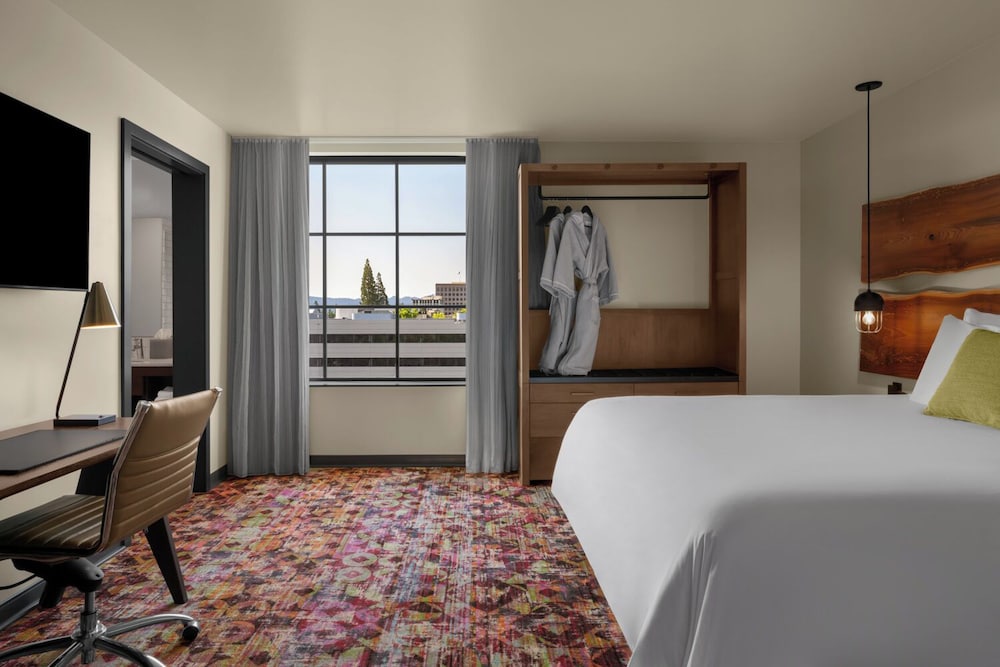 The Gordon Hotel 9/36