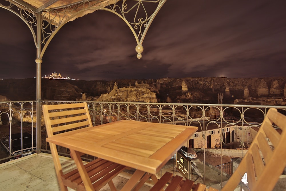 Harman Cave Hotel 59/78
