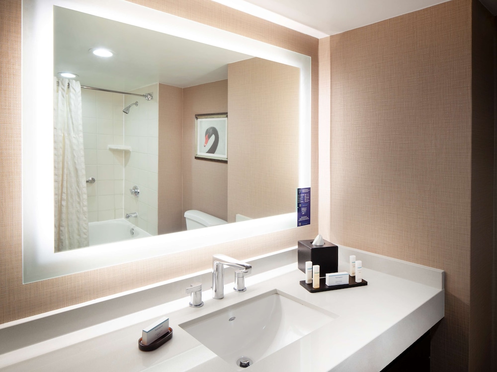 Embassy Suites Galleria 6/50