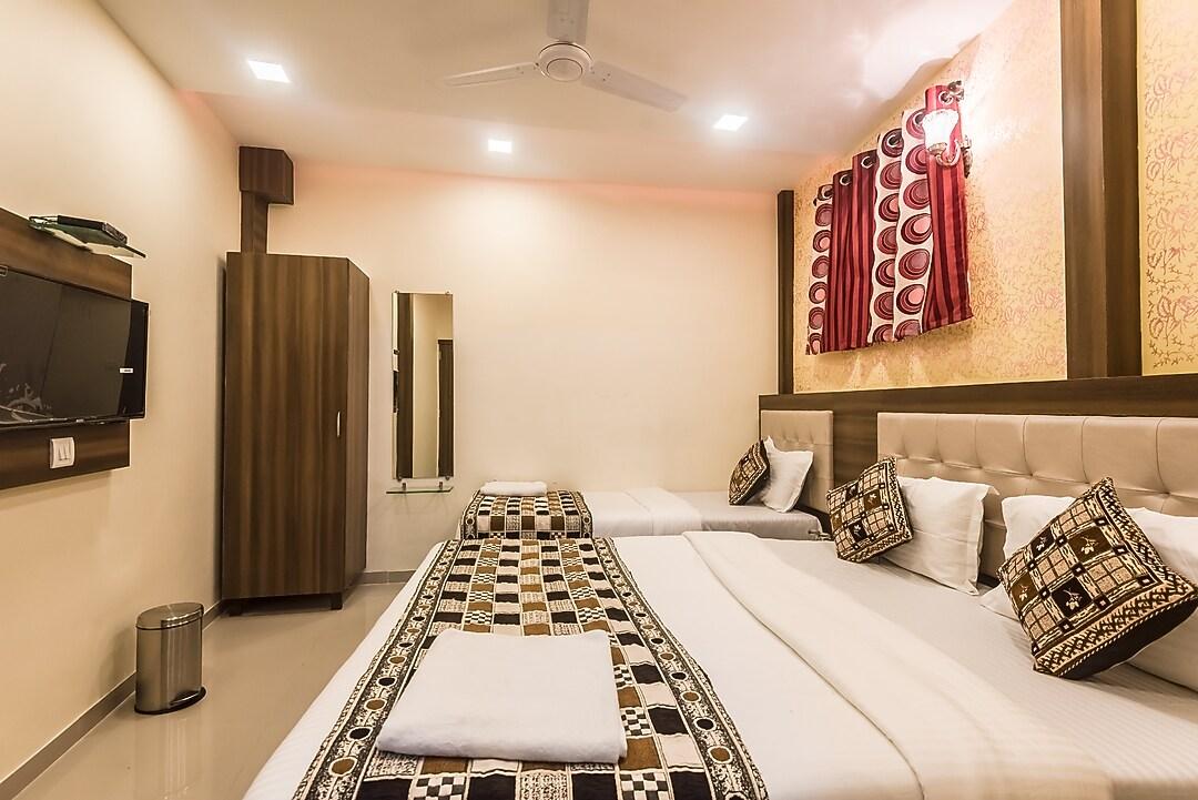 Oyo 10954 Hotel Golden Galaxy 13/50