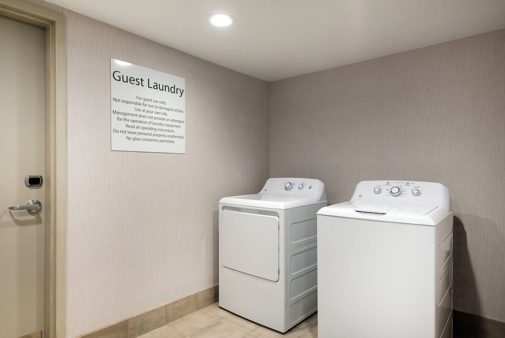 Holiday Inn Express and Suites Florence I-95 and I-20 Civic Ctr, an IHG Hotel 41/70