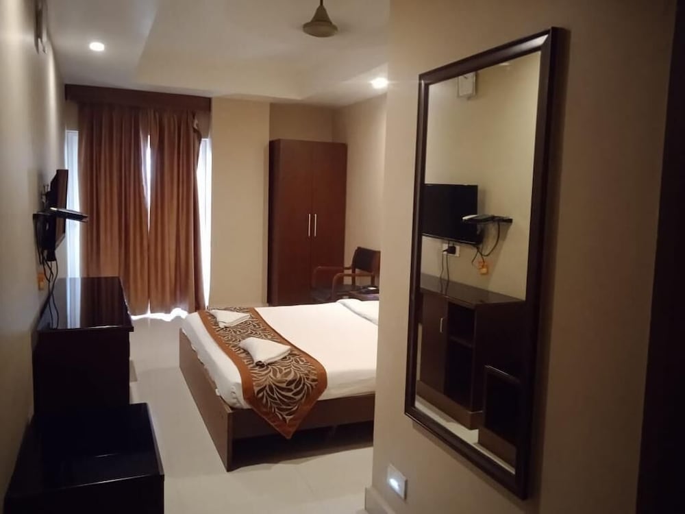 Super, Deluxe, King Bed، Hotel Shree Hari Grand 2/5
