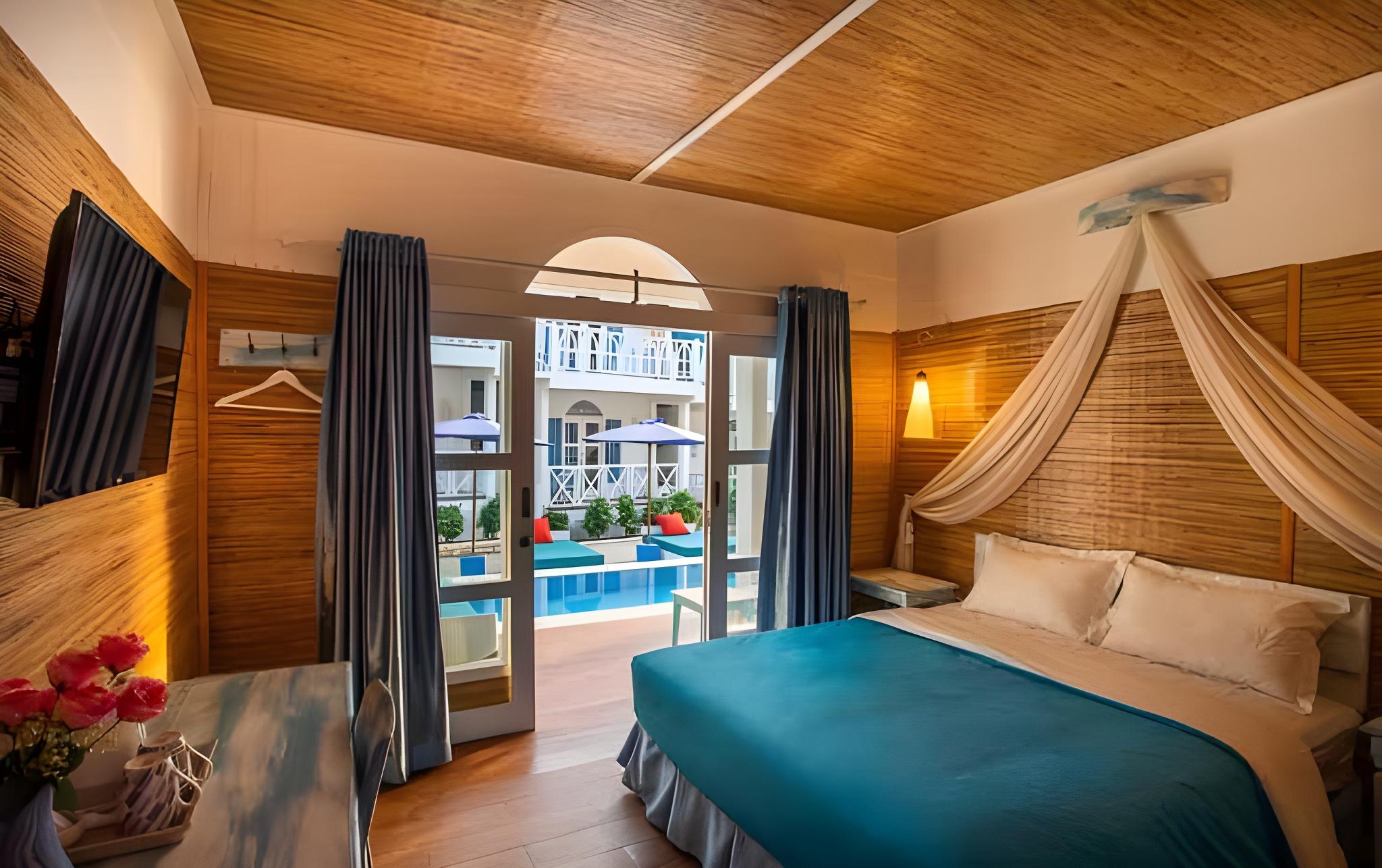 Pool, Deluxe, Double and Twin Beds