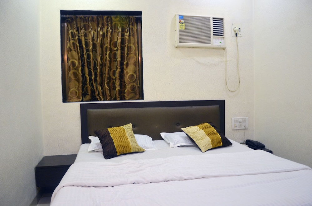Hotel Modern 8/22