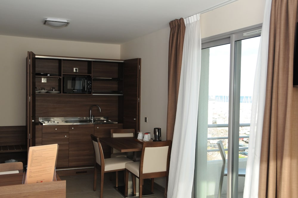 Hotel Port Toga 40/62