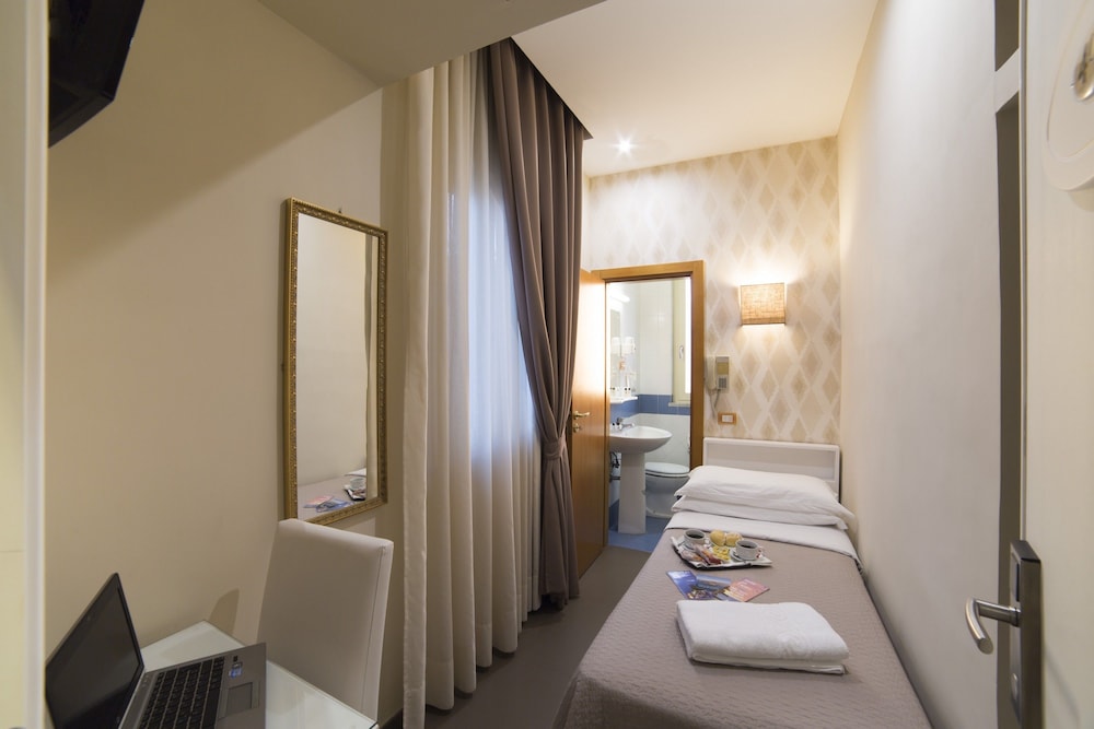 Hotel Club Sorrento 50/50