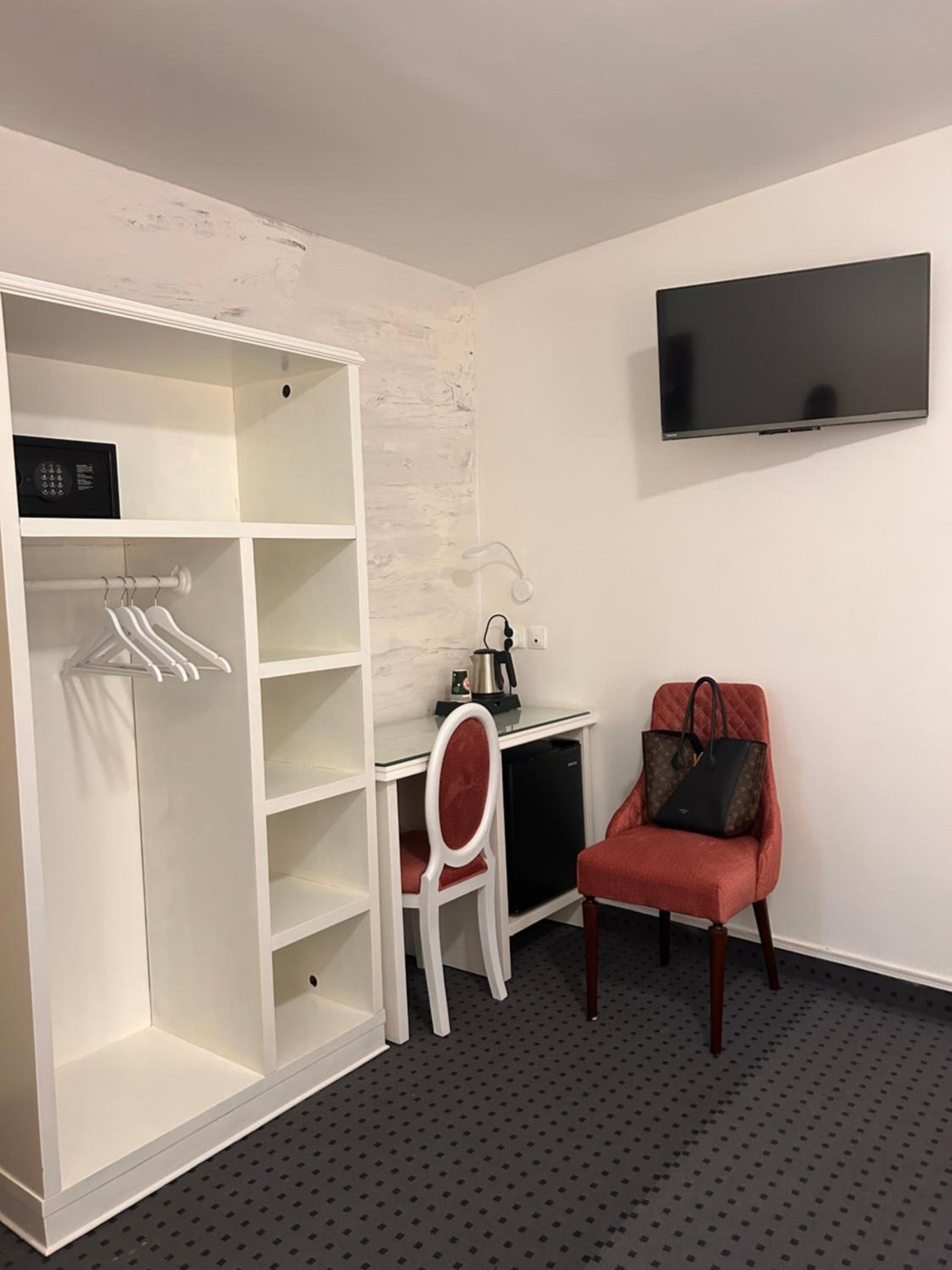Hotel Grand Paris 31/40