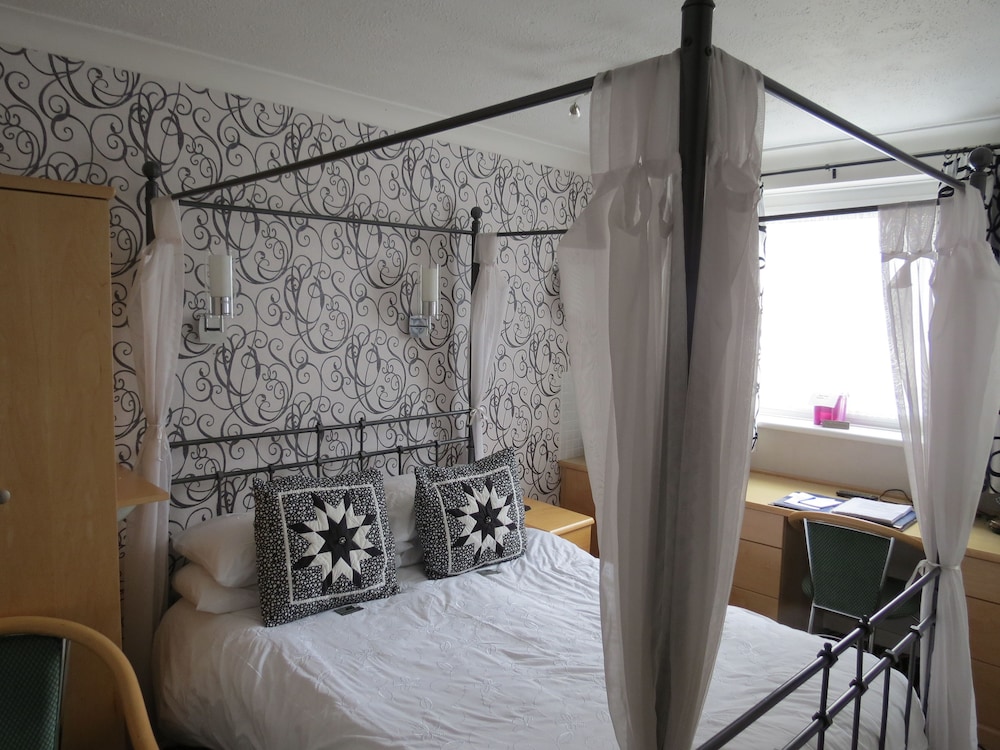 The Royal Bridlington 10/36