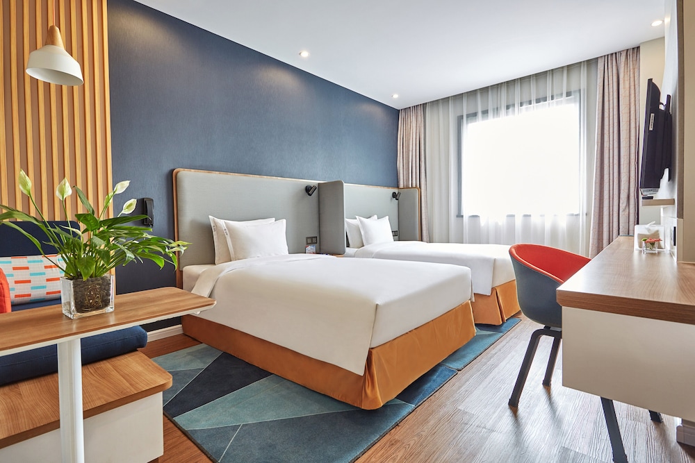 Standard, Twin Beds, Extra Floor Space