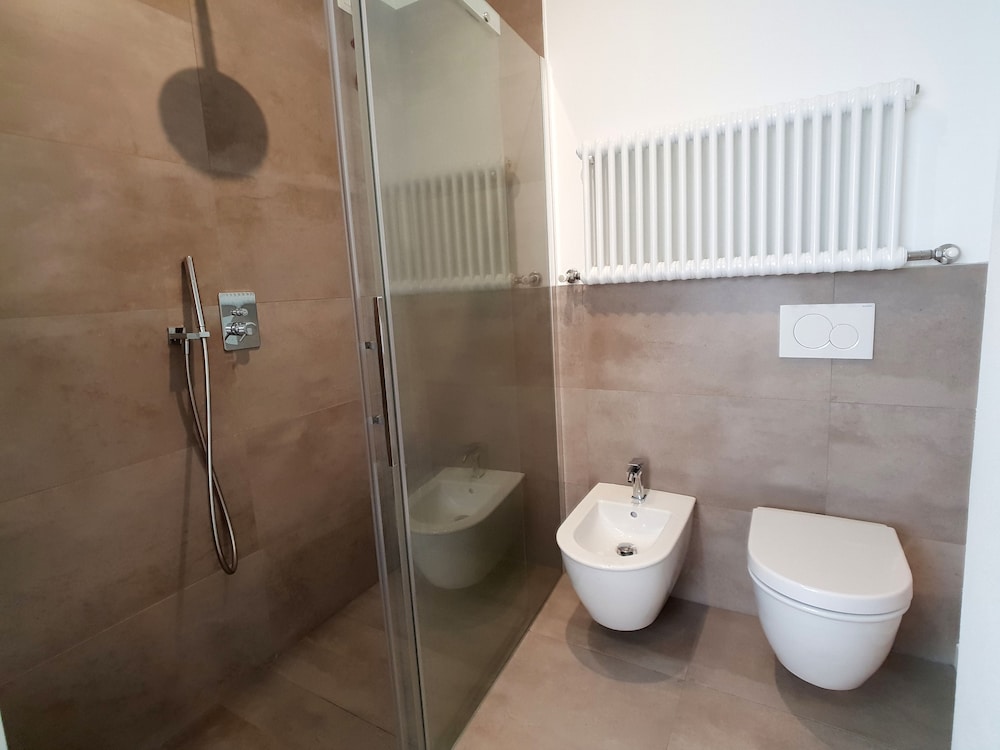 Design Central Apartment 23/24
