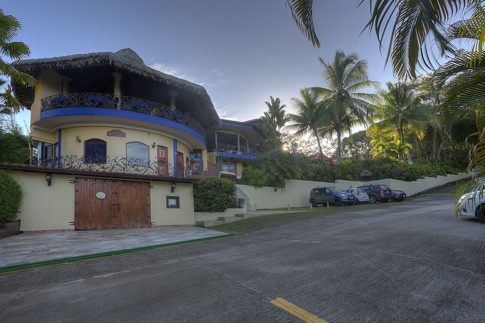 Hotel Cuna Del Angel 48/58