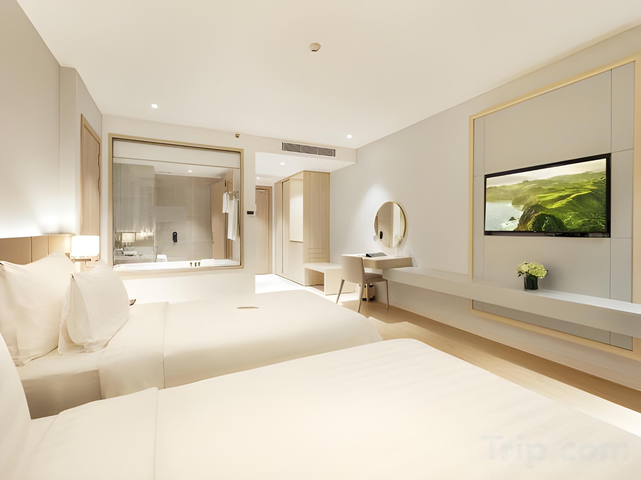 Connecting, City, Luxury, Family, Partial Sea View