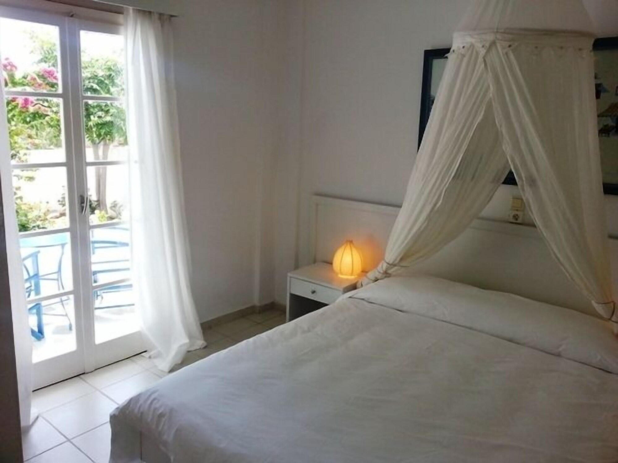 Comfort, Queen Bed, Hot Tub