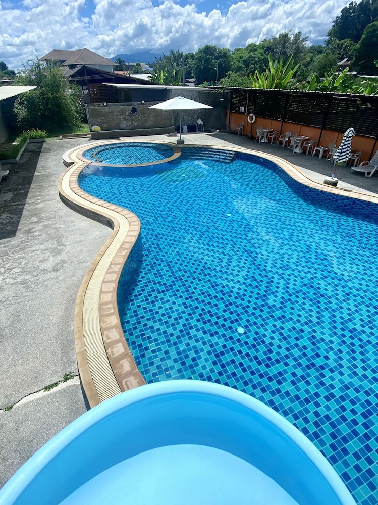 Maerim Villa & Pool 48/76