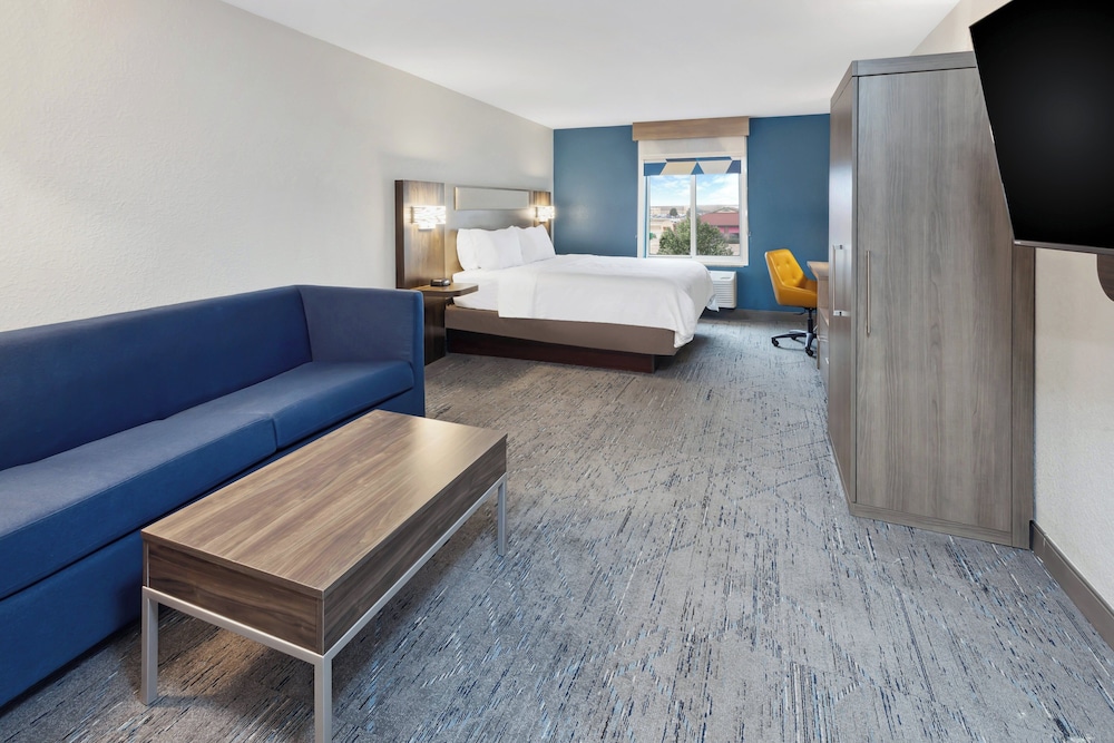 Holiday Inn Express Hotel Suites Pekin Peoria Area 49/62