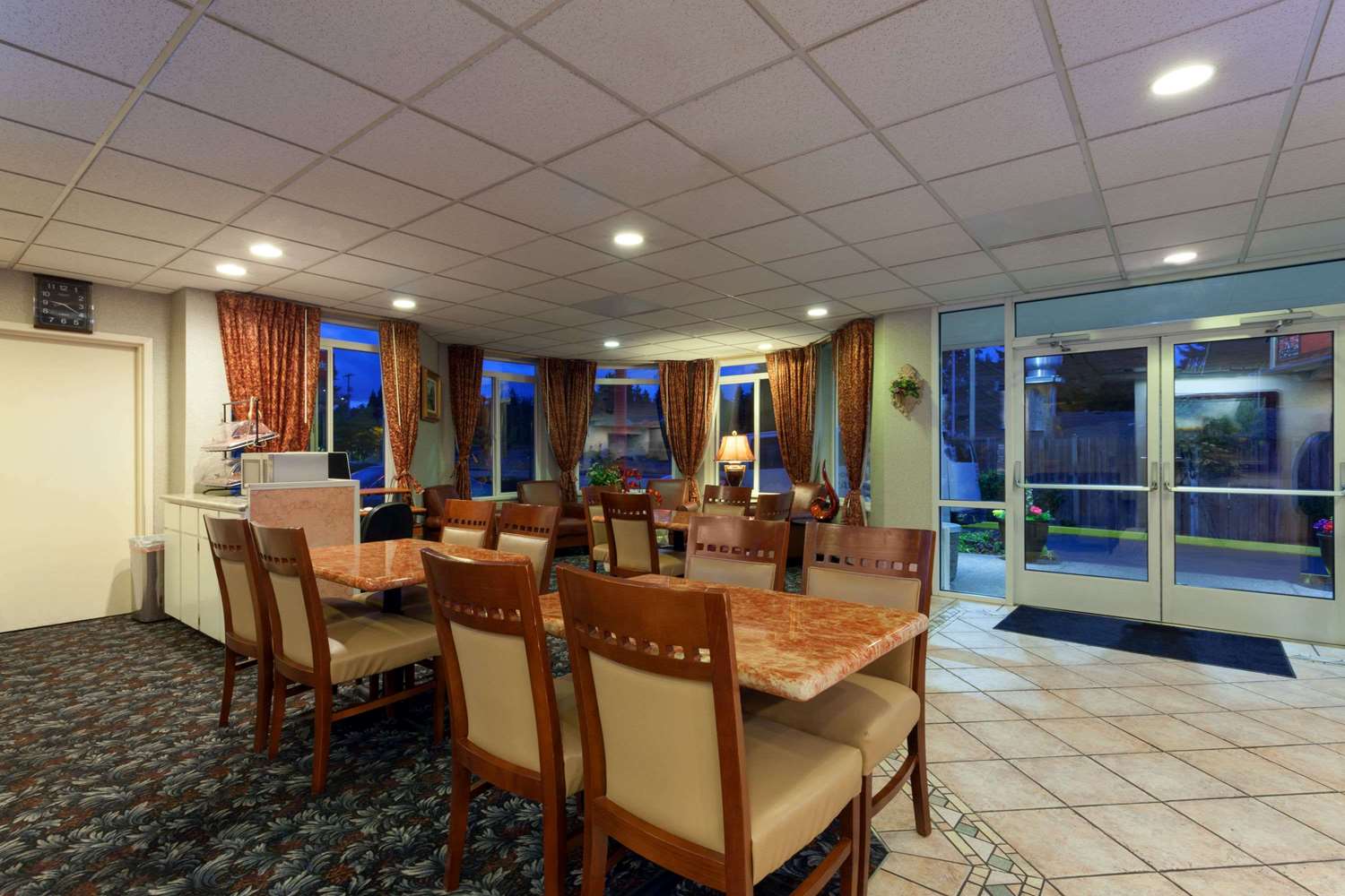 Ramada By Wyndham Seatac Airport North 9/12