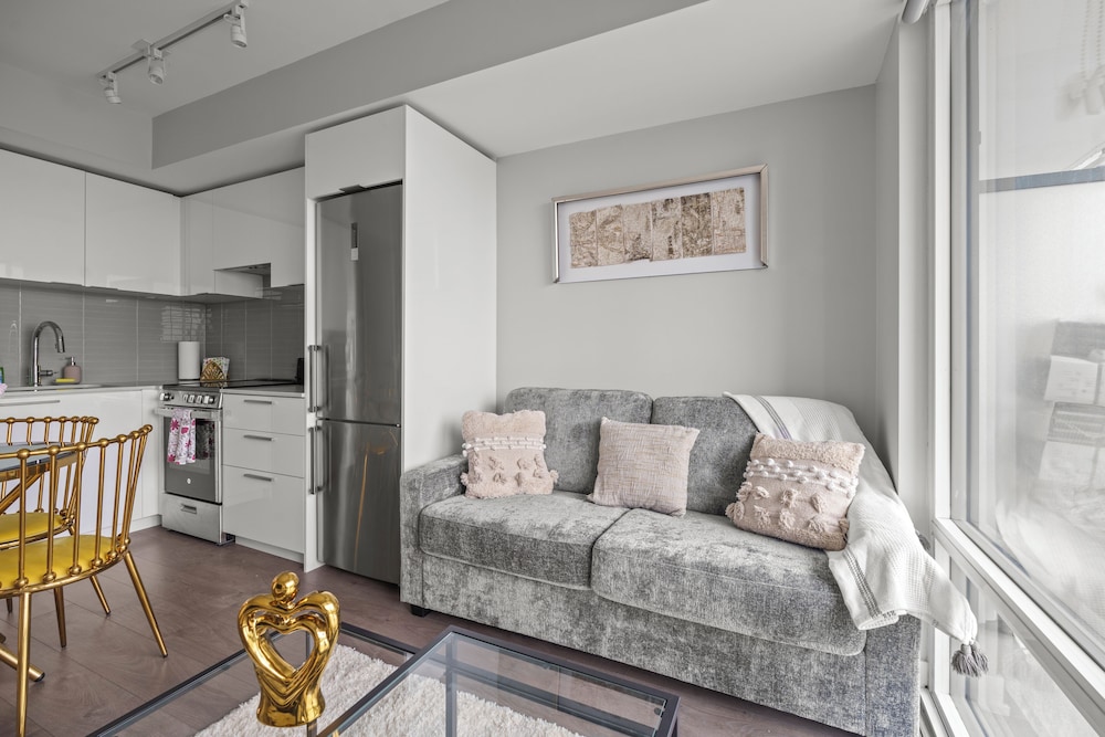 Teahouse Condos in Downtown Toronto 28/50