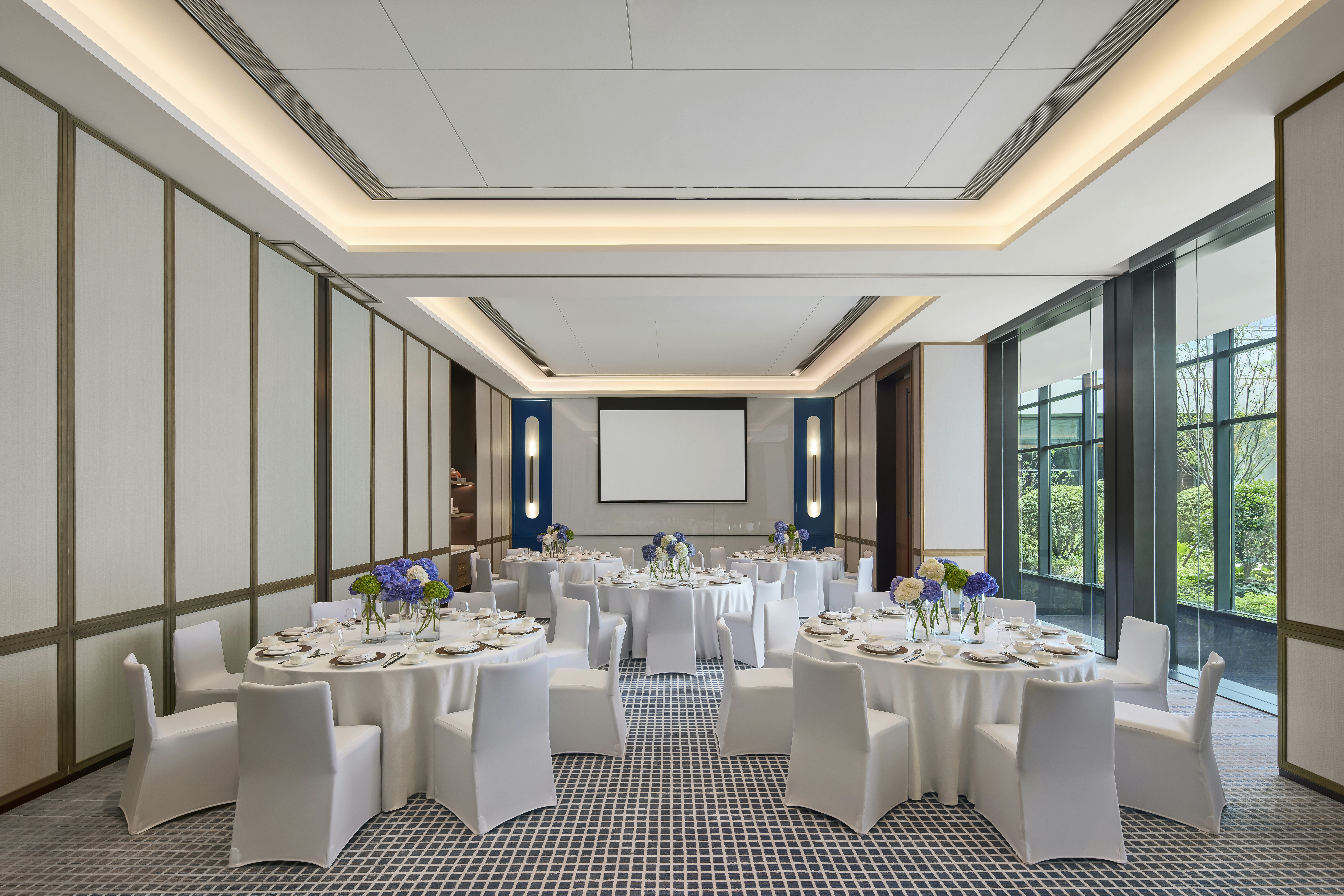 Canopy by Hilton Shanghai Belfry Plaza 32/37
