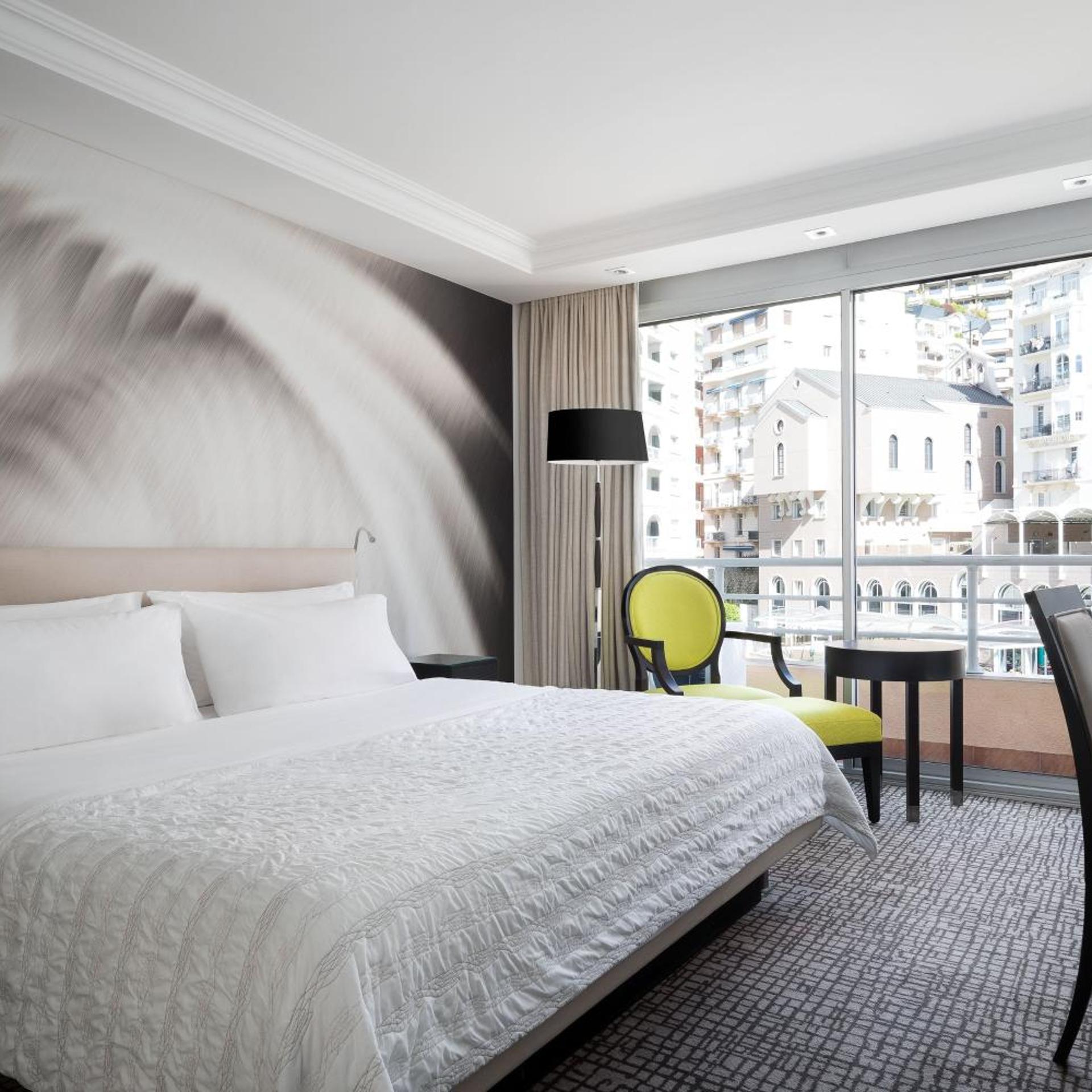 Guest Room, Classic, King Bed, City View, Le Meridien Beach Plaza 4/7