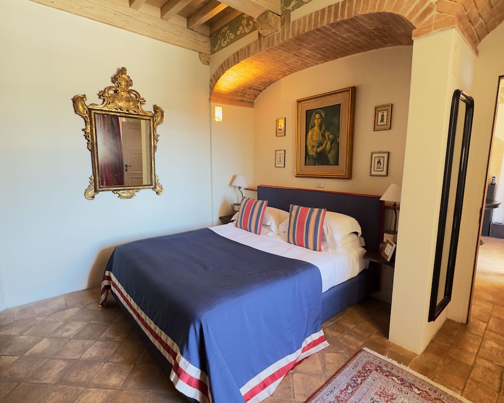Castle, Apartment, 2 King Beds, 2 Sofa, Pool Terrace