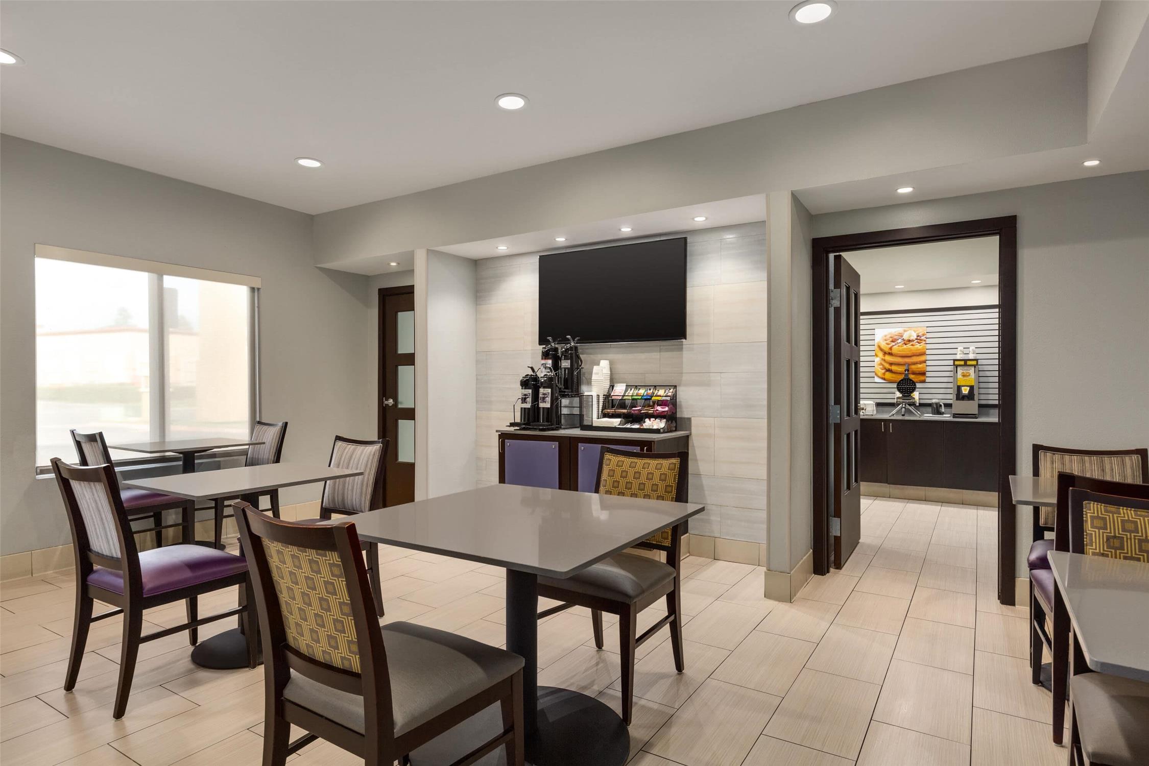 La Quinta Inn & Suites by Wyndham Fairfield - Napa Valley 28/37