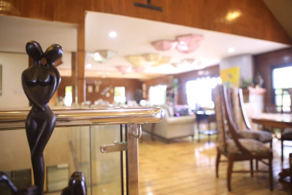 Lakeview Suites 59/68