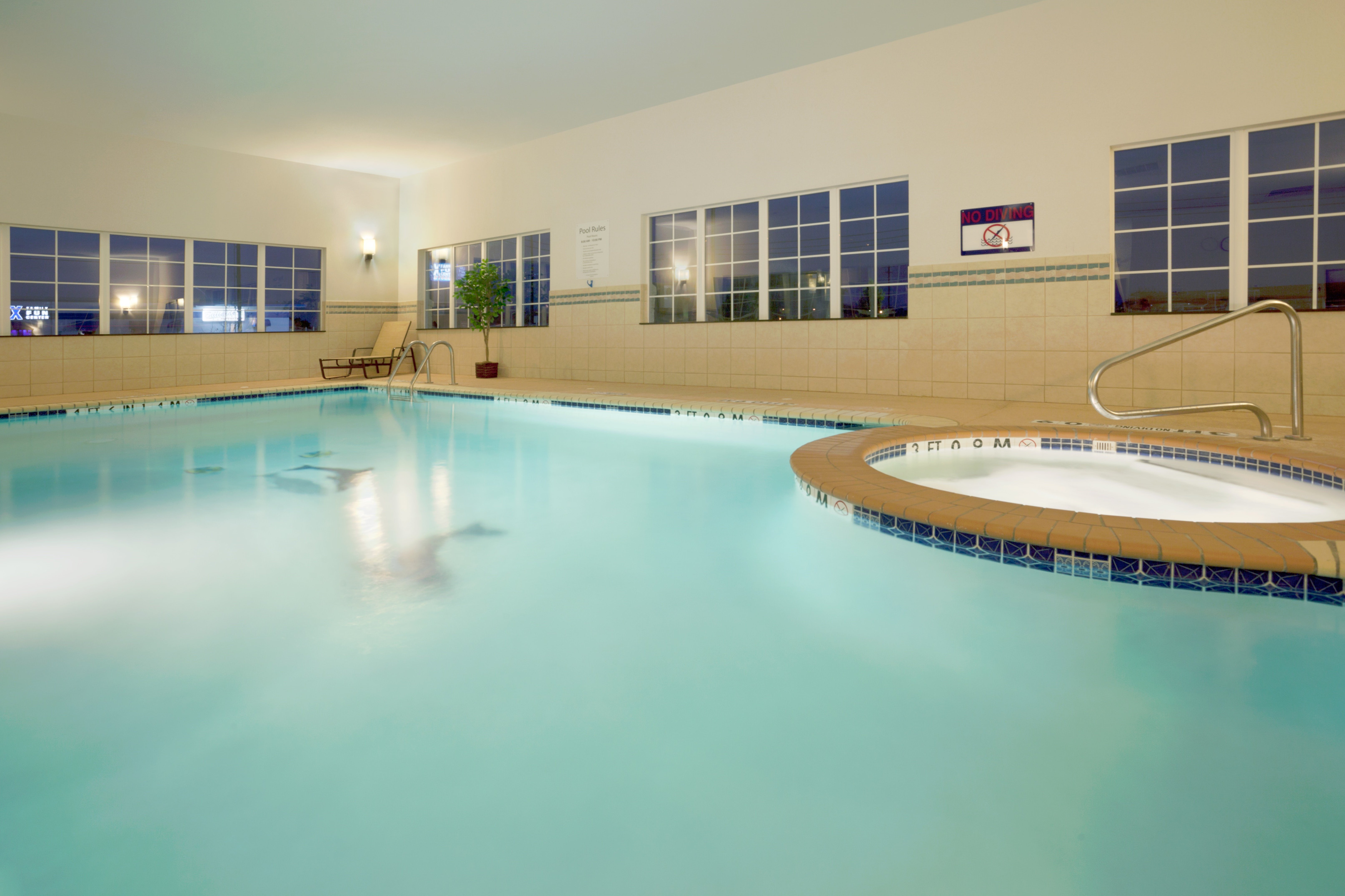 Holiday Inn Express Hotel And Suites Georgetown 21/28