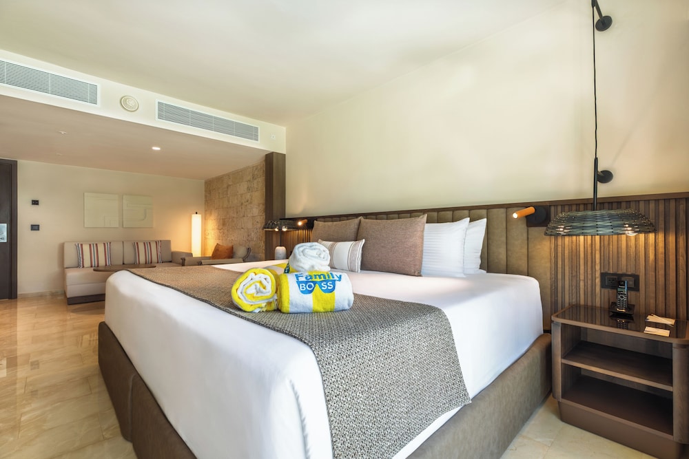 Select, Junior Suite, Superior, Family, Single, King Bed, Sofa, Private Pool
