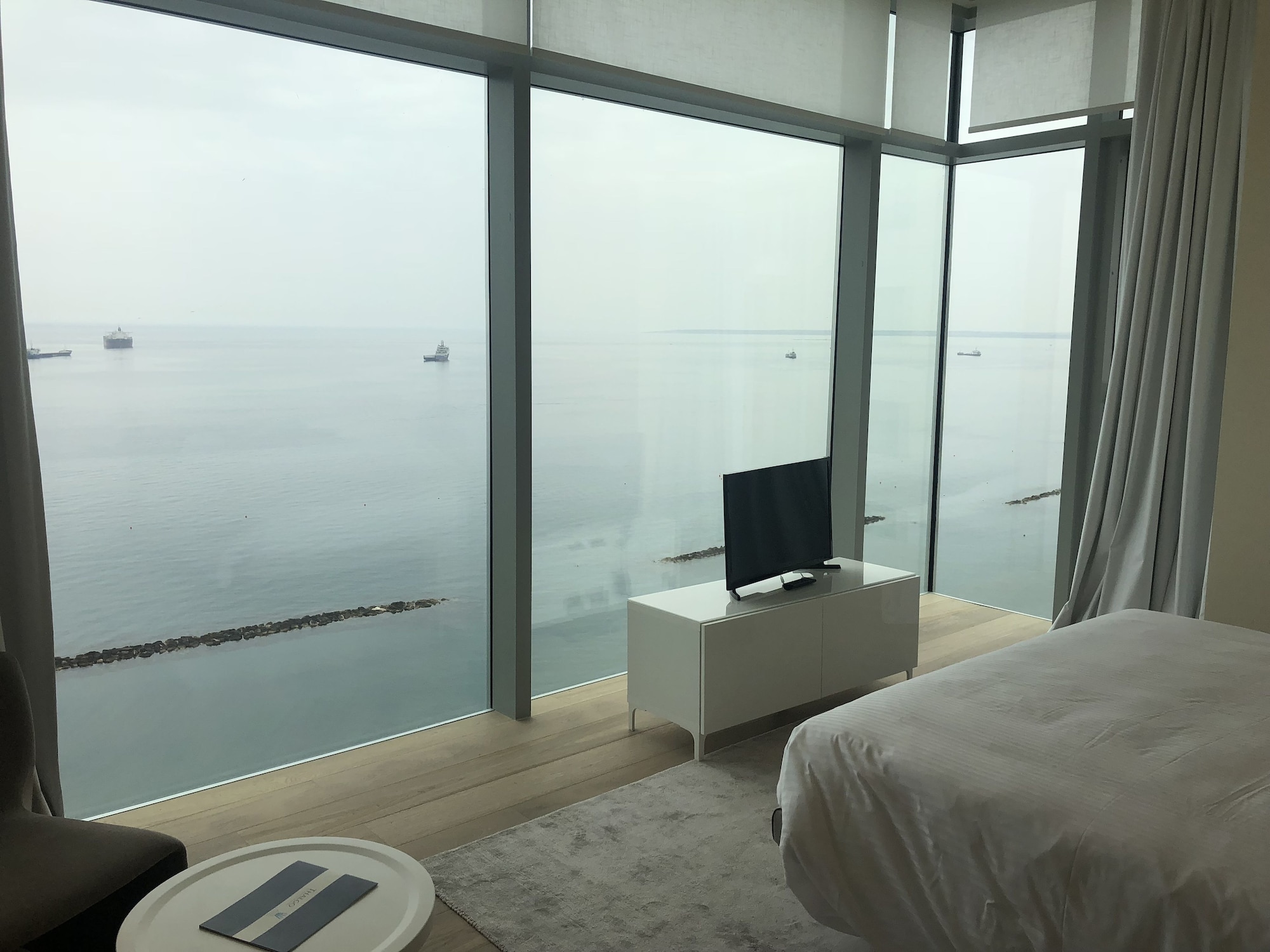 3 BEDROOMS, EXECUTIVE, SUITE, SEA VIEW