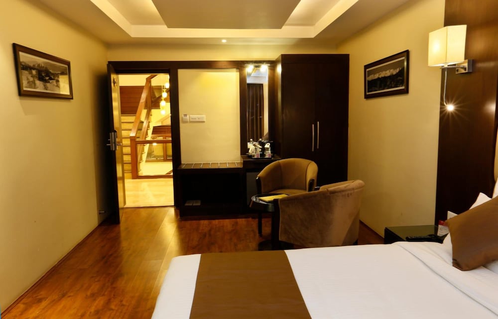 Clarks Inn Srinagar (Ex Hotel Spring Hills) 26/50