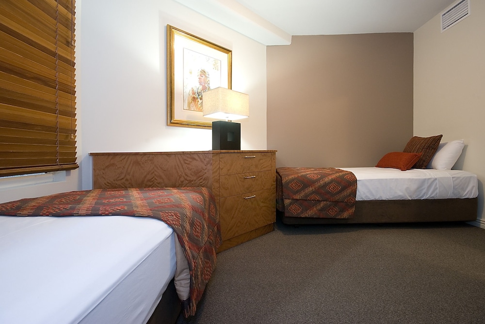 2 BEDROOMS, APARTMENT